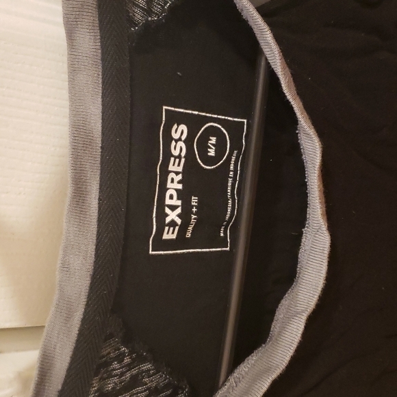 Express Raglan Tee - Picture 3 of 5